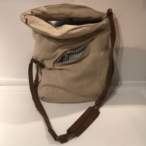 Burlap bag with gray stripped inner leather strap